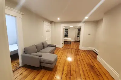 Image de Charming 2-bedroom apartment with Ac, in Historic Bunker Hill area of Boston.