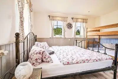 Image de Belle maison de vacances privée avec Wifi, Tv, terrasse, animaux admis et parking