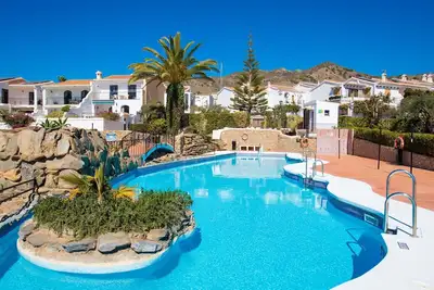 Image de Merveilleuse maison de vacances avec Wifi, climatisation, piscine, Tv, patio et animaux admis