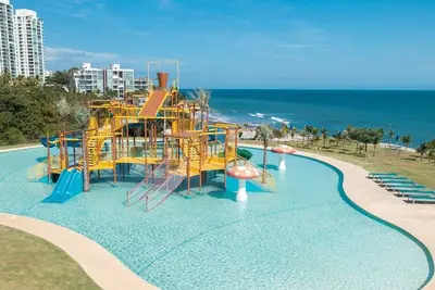 Image de Spacious apartment w\/ 3 Bdr + 3. 5 bthr in Luxury Residence & Beach Club Access ☀️🌊