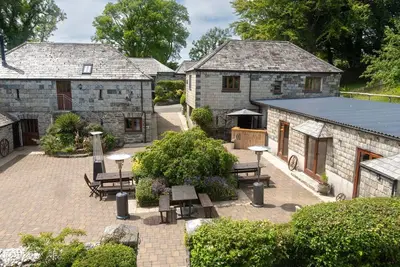 Image de Belle maison de vacances privée avec bain à remous, Wifi, Tv, patio, animaux admis et parking