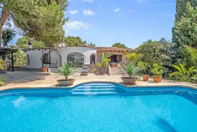 Image de Belle maison de vacances privée avec piscine privée, Wifi, climatisation, Tv, patio et parking