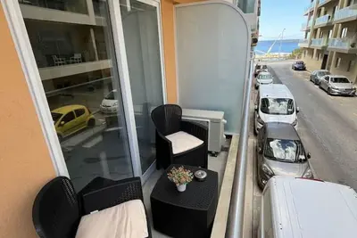 Image de New Seaside-View Lux Apartment