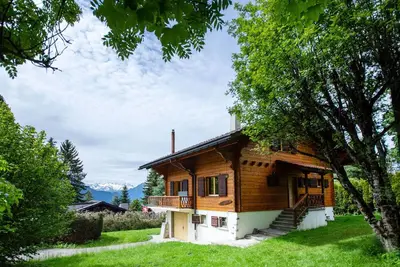 Image de Belle maison de vacances privée pour 10 personnes avec Wifi, Tv, terrasse et parking