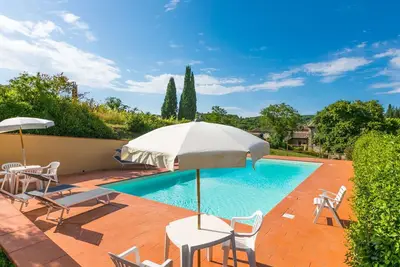 Image de Confortable appartement dans une maison de vacances avec climatisation, Wifi, piscine, Tv, patio