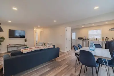 This house is a 3 bedroom(s), 1 bathrooms, located in Marion, In.