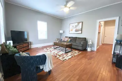 Image de Orange Crush Cottage- Downtown, Beaches, & Dining