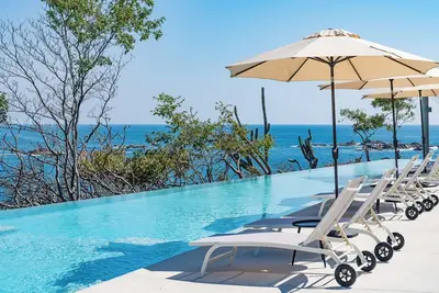 Image de Beach Access & Ocean Views w\/ Private Rooftop Terrace