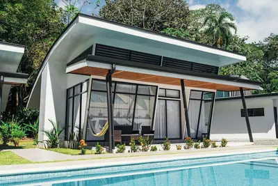 Image de Elegant house with a pool in the center of Uvita.