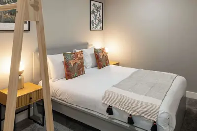 Host & Stay | Monarchs Quay