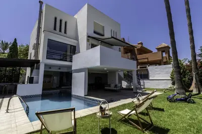 Image de Maison Mapa Confort et Luxe avec un Beau Parc