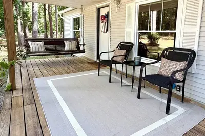 Image de Updated home in Thomson near lake and boat ramp