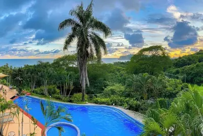 Image de Oceanview Gem - Infinity Pool & Balcony Relaxation