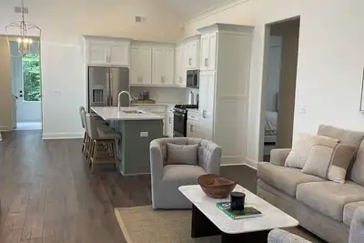 Image de Beautiful Oxford Townhouse, just 3. 3 miles from the iconic Oxford Square.