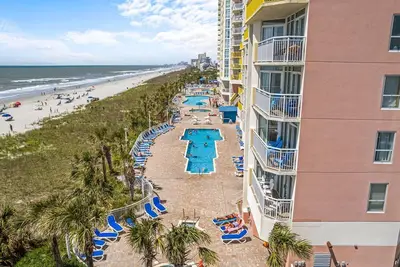 Image de Beachfront Bliss: Coastal City Studio Escape in North Myrtle