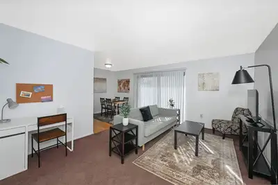 Image de Chic and Stylish 1-Bed Retreat for Traveling Professionals!