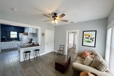 Image de Funky 2 Bedroom Month-to-Month Rental