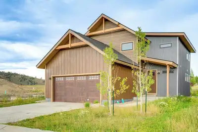 Image de Private Hot Tub & Patio: Granby Mtn Retreat!