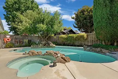 Image de Port Place | Hot Tub, Close to Lodi Wine & Food! 3 Bedrooms, 2 Bathrooms, +Office