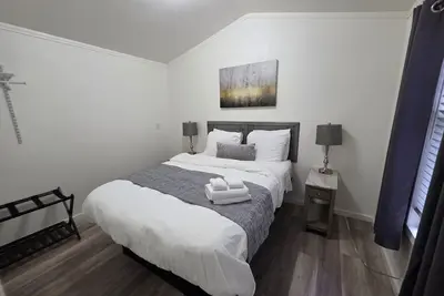 Pigeon Forge 2br Cottage w/ King & Queen Beds