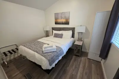 Pigeon Forge 2br Cottage w/ King & Queen Beds