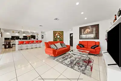 Image de Waterfront Oasis, 5b, 4b, Jacuzzi, sleeps 12