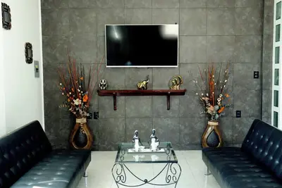 Image de Charming and spacious house 5 min from Plaza Paseo, ideal for families or groups.