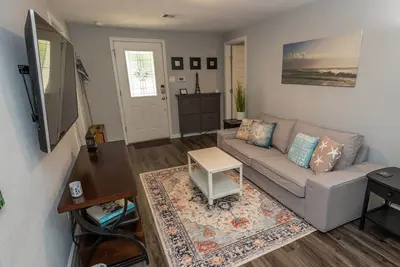 Image de Cottage Atx | 3br • GFiber WiFi • Keep Austin Cozy