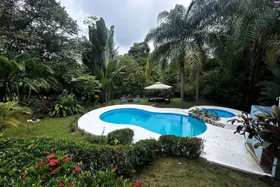Image de 3-bedroom villa in enchanting Montezuma with Ac, and WiFi. Big Tropical Pool