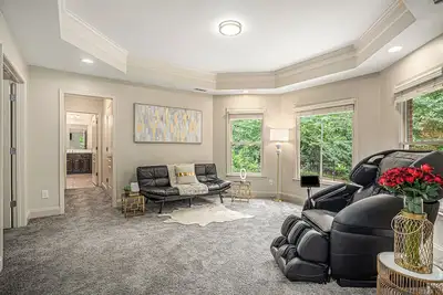 Image de Atlanta Luxurious 6000 SqFt 9 Bedrooms w/ Hot Tub