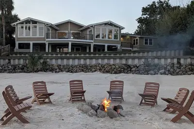 Image de Luxurious Pensacola Waterfront Beach House
