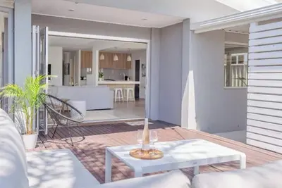 Image de The Palm House - Sun, Surf and Style Miami!