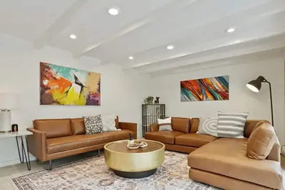 Image de Recently Renovated- Event/Group Friendly w/ Stunning Views, Hot Tub, Pickleball