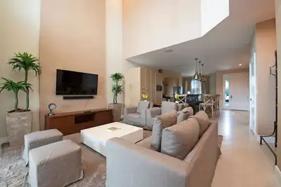 Image de Luxury 4bd All suites with Bbq minutes from Disney