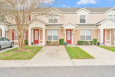 Image de 3 Bd All Suites Home with Pool minutes from Disney