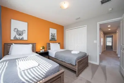 Image de Amazing 4bd home with Pool and Bbq near Disney