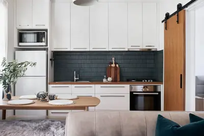 Hana House - Quaint country cottage with great views
