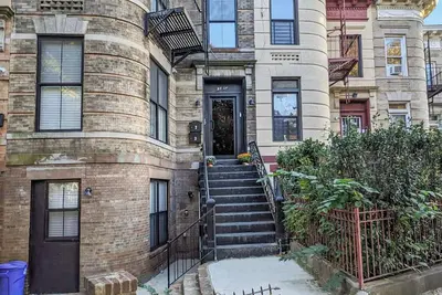 Stunning 4br Home, Few Blocks from Subway