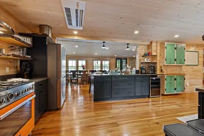 Image de Charming 8-bedroom cottage with Ac and WiFi in peaceful Belgrade