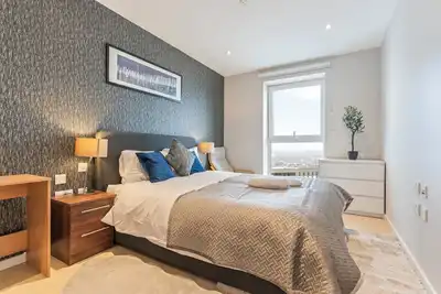 Image de Elegant 2 Bed Apartment Within Many Attractions