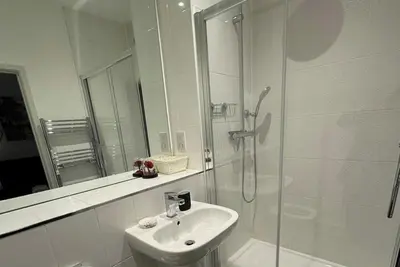 Image de 1 bed-Sleeps 4-Town Centre-10 min to Ascot- Pets