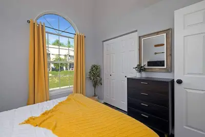 Image de The Lazy Loft  - Great Condo close to everything!