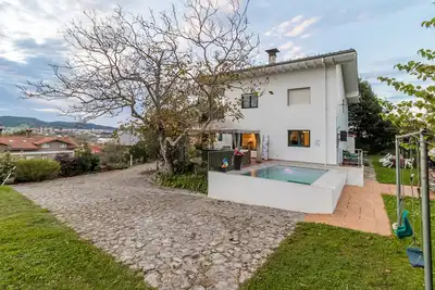 Image de Maison de campagne \"Casa La Quinta\" avec vue sur les montagnes, piscine privée et Wi-Fi