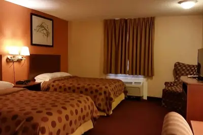 Image de Family Retreat! 3 Relaxing Units, Free Parking, Quick Drive to Gillette Stadium!