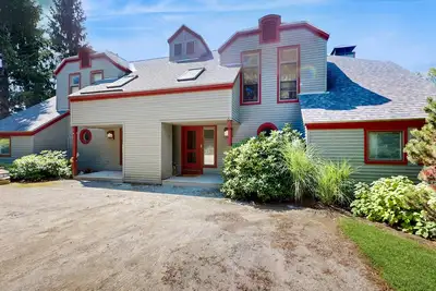 Image de Charming condo, mtn view, dog-friendly, pool, ping-pong, wifi, w/d, fireplace