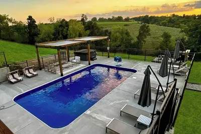 Image de Pool | Hot Tub | Game Room | Fire Pit | Playground