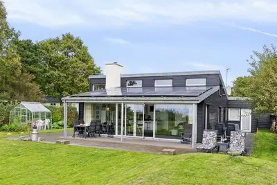 Image de \"Nilson\" - 50m from the sea by Interhome