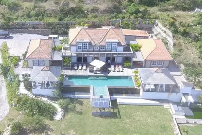 Image de Villa L’Oasis: A luxurious Bali-style villa in St. Eustatius.