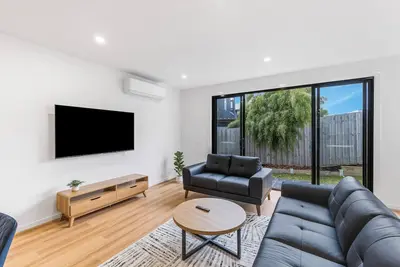 Image de \"Elegant Home in Highton with Stunning City Views