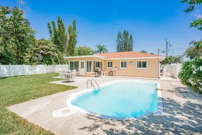 Indian Rocks Retreat Pool House